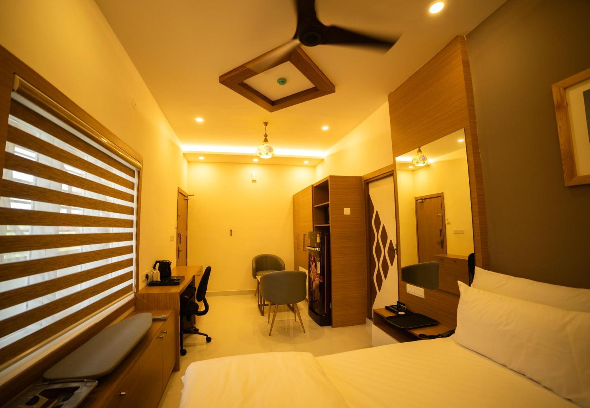 S Cross Munroe Island Resort Mundrothuruth Εξωτερικό φωτογραφία